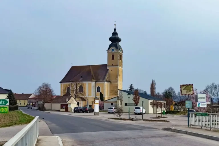 Langenrohr Kirkche » Ihr Bügelservice in Tulln: Abholung und Lieferung innerhalb von 24 – 48 Stunden! Bügelwolf Bügelservice Mit Lieferung Nach Hause Hemden T shirts Bettwäsche Mit Kurzer Lieferzeit Und Zu Günstigen Preisen Online terminvereinbarung Kostenlose Abholung Und Lieferung Am Nächsten Tag Wenn Sie Unseren Express service Wählen